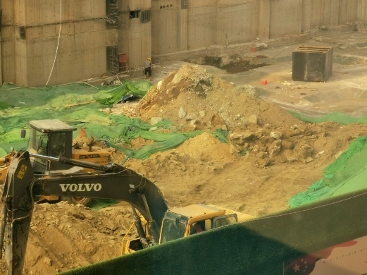 【啄木鸟在行动】堤口路、通普街交叉口天元建设集团项目存在扬尘隐患