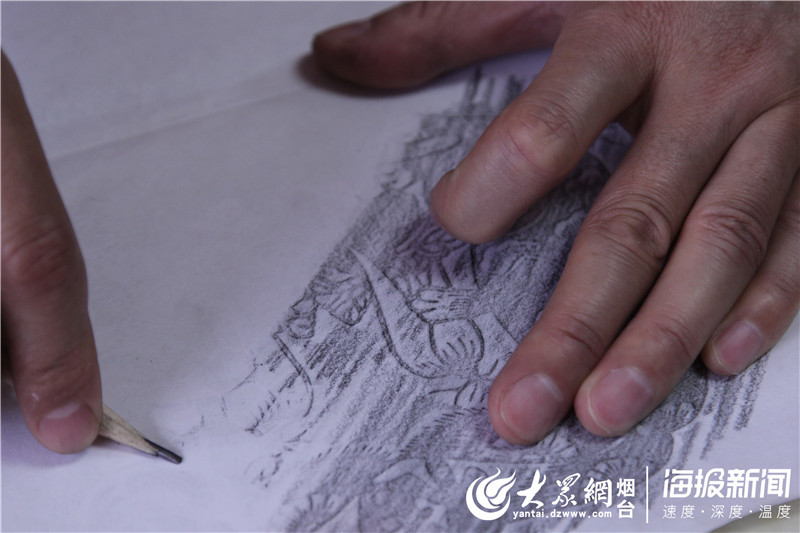 这就是山东丨剪纸大师朱曼华：一把剪刀剪出一个翩翩世界