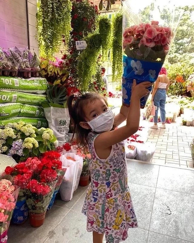 霍启刚郭晶晶入住1.5亿独立屋|【豪门地位稳固】霍启刚郭晶晶入住1.5亿独立屋 郭晶晶为什么能让郭震霆另眼相待？