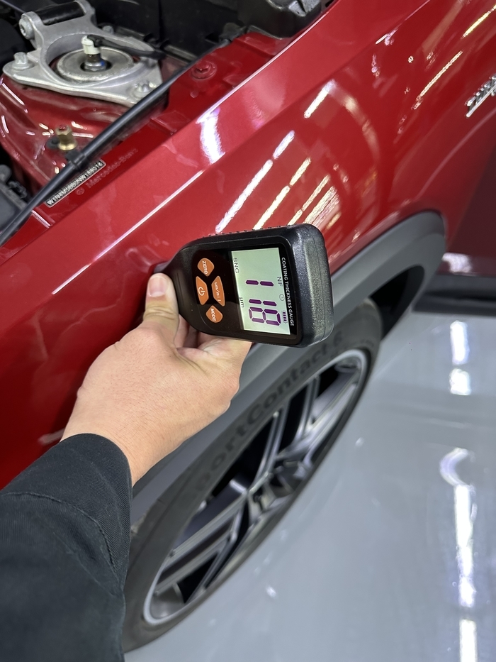 车主反映新买的奔驰车补过漆，4S店回应：是出厂前行为