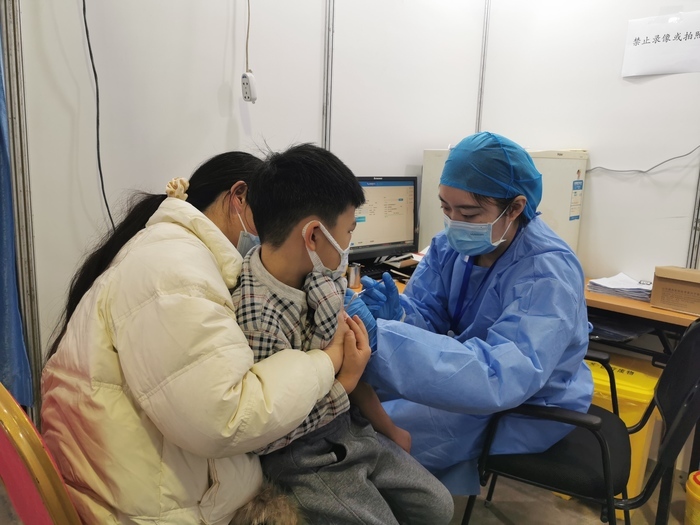 截至11月21日14时 济南3-11岁人群新冠疫苗累计接种82万余人