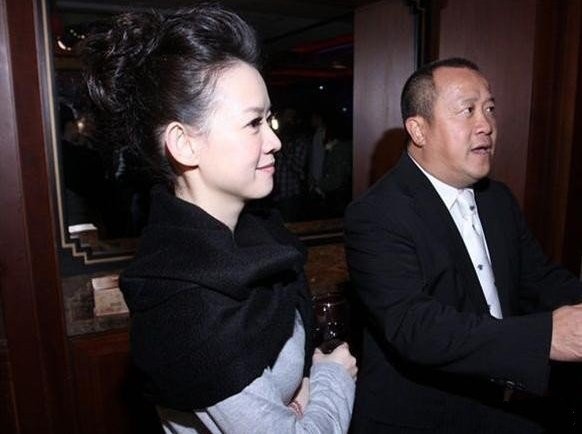 曾志伟妻子去世|【痛心】曾志伟妻子去世，曾志伟过往“风流韵事”又被扒出