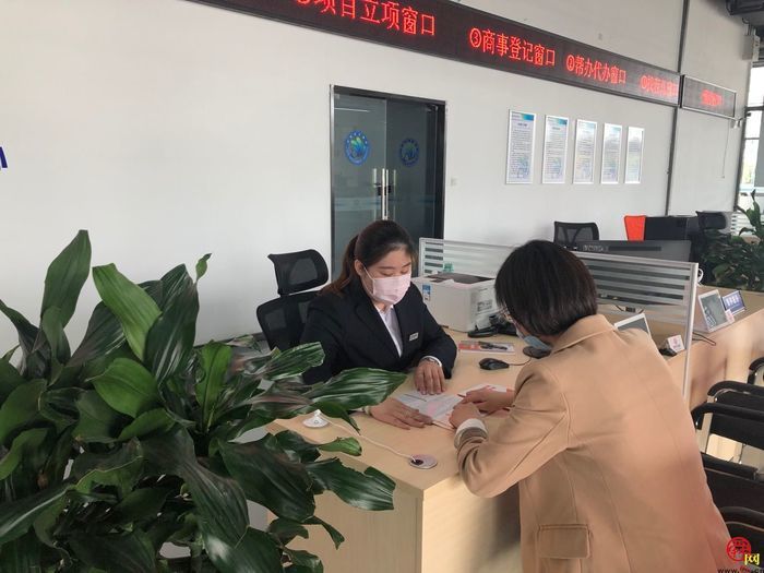 ok138cn太阳集团进驻先行区政务大厅  24项“零跑腿”事项跑出加速度