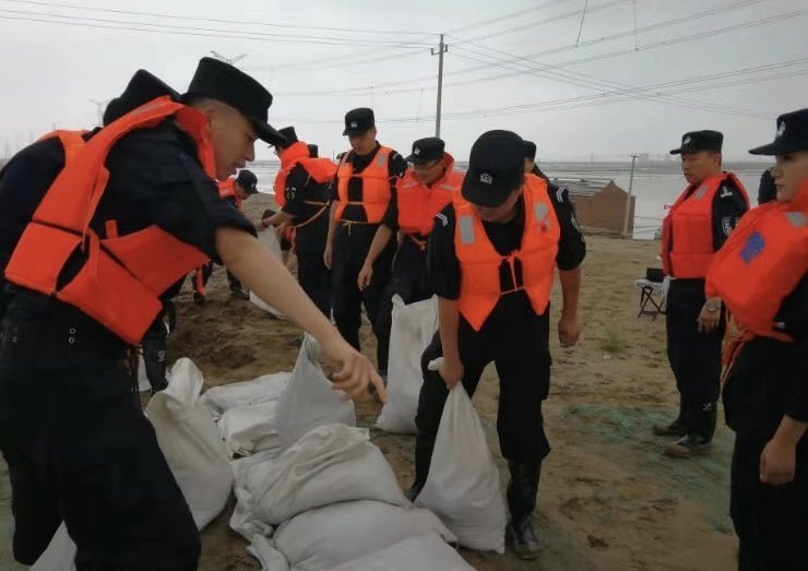 8支特警队伍1600名公安特警驰援寿光灾区 果断处置一处管涌