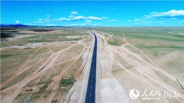 中企承建蒙古国巴彦洪戈尔129.4公里公路竣工通车