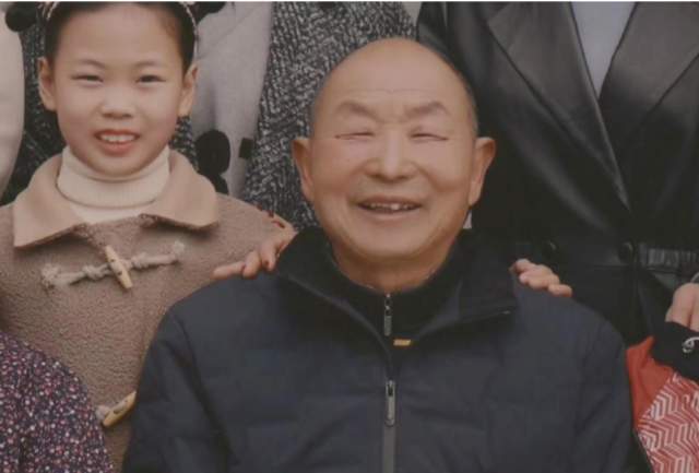 退伍老兵离世后，锁在木匣子里的“秘密”被发现了