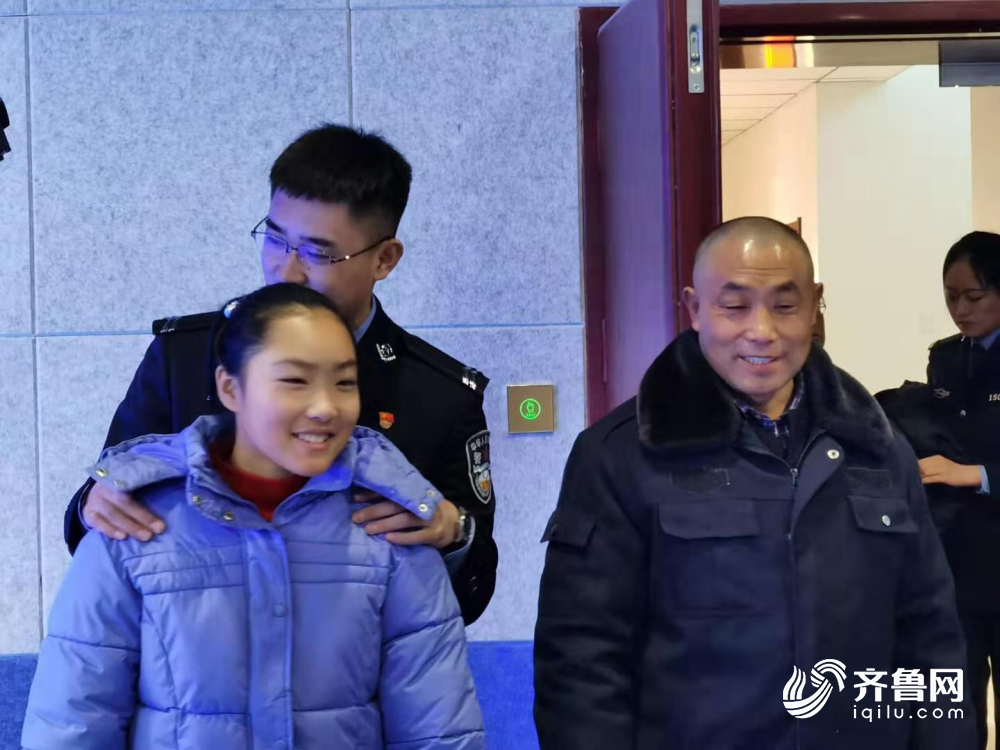 新春走基层·爱在万里边关｜他5年没有回家过春节，与父母在内蒙边境线团聚