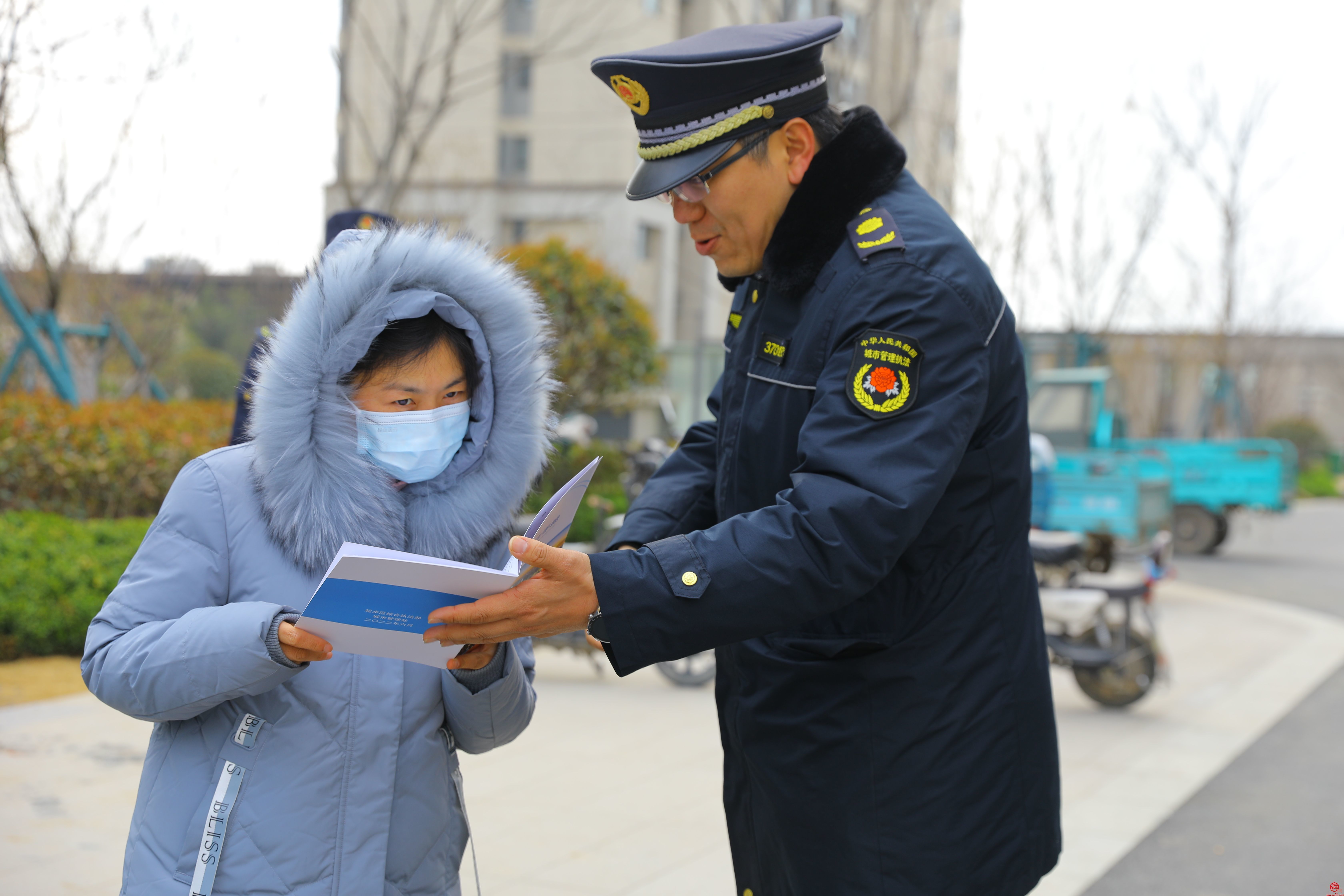 起步区城管：送普法服务进社区，做城市管理“贴心人”