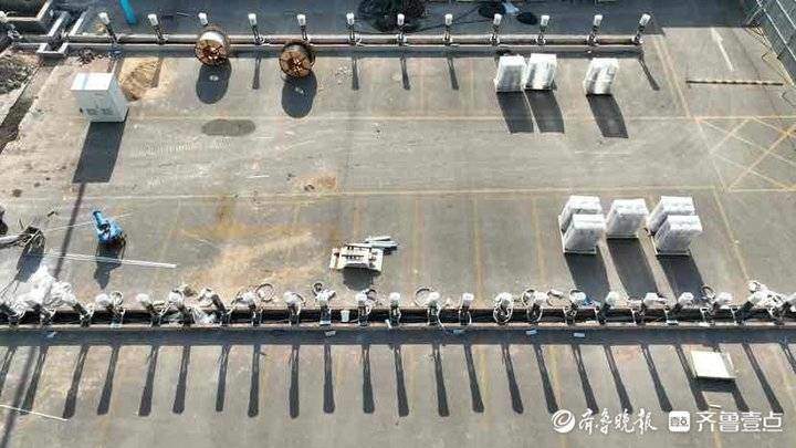 济南大明湖站站前广场新建充电站，可同时满足60辆车充电
