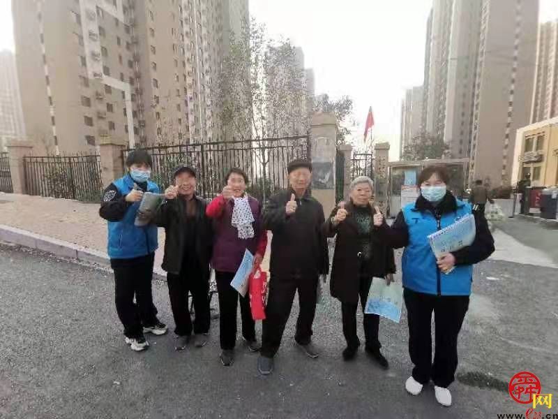 寒冬送温暖 济南公交推广学生专线，情暖学子心