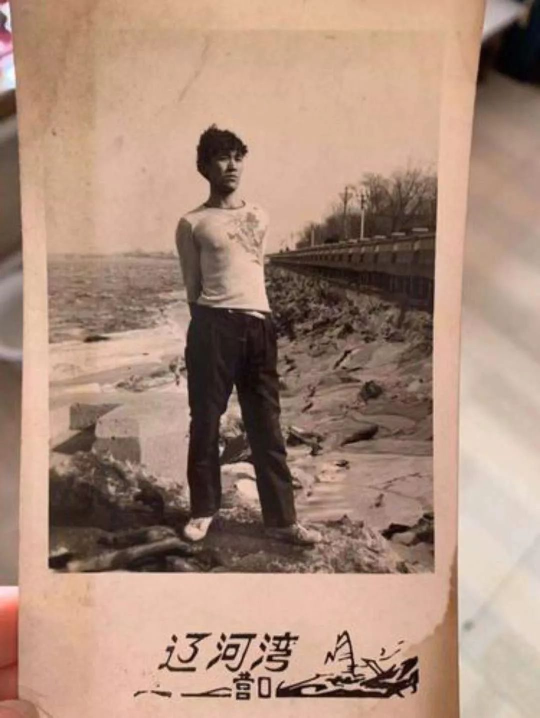 52岁至今未嫁，她照顾瘫痪哥哥24年，只有一个心愿……