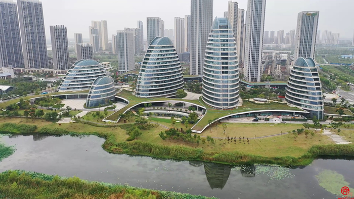 【飞阅武汉】鸟瞰武汉智慧生态城“春笋”科技与美感兼备