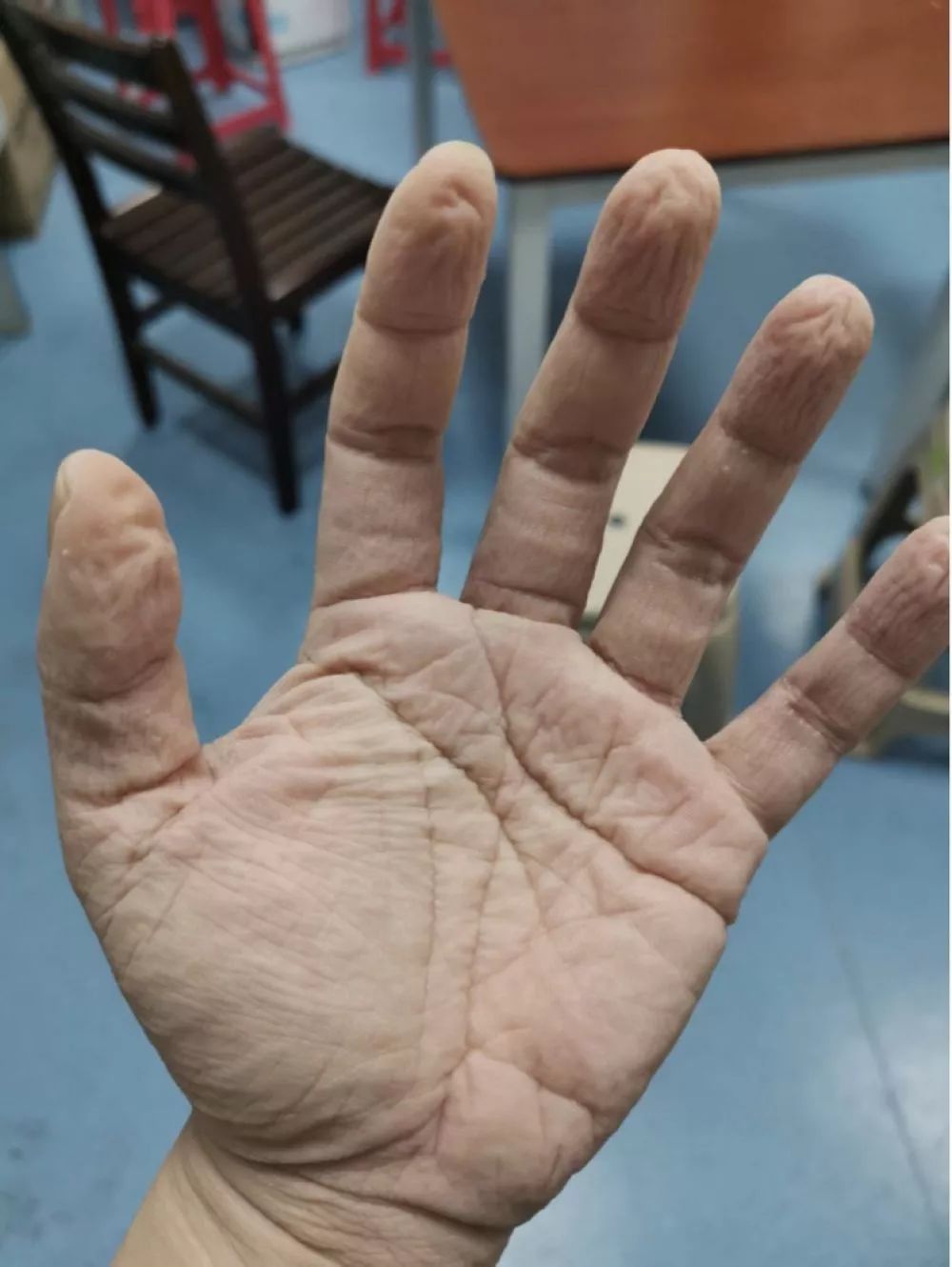 心疼！致敬前方的你