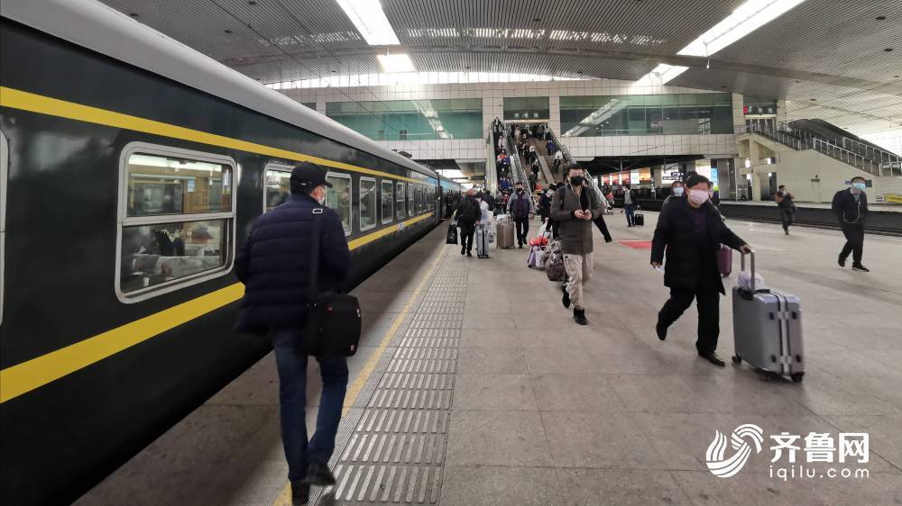 结束超长寒假！山东首趟返疆复学专列下午出发