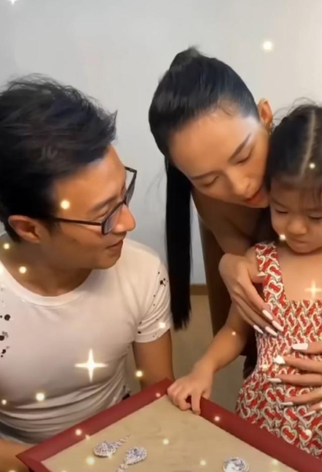 汪峰探班章子怡|【围观吃瓜】汪峰探班章子怡上热搜了?具体是怎么回事?