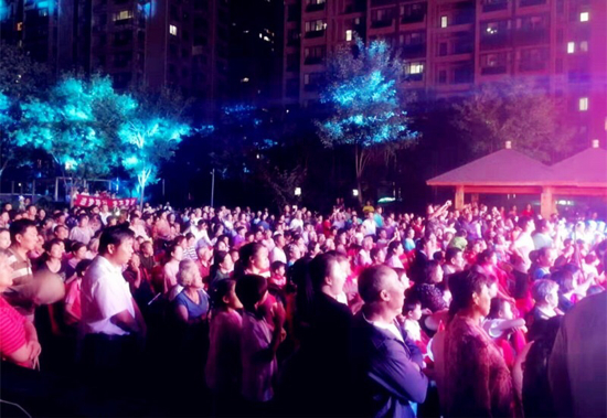 百名青年记者走基层丨西市场街道举办庆祝北大片区回迁两周年暨喜迎新中国成立70周年社区喜乐会