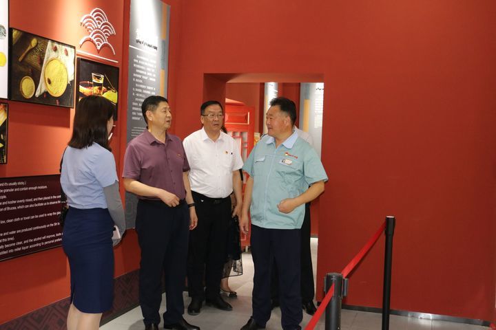 党建引领审企共建，助力企业高质量发展 章丘区审计局开展六月份主题党日活动