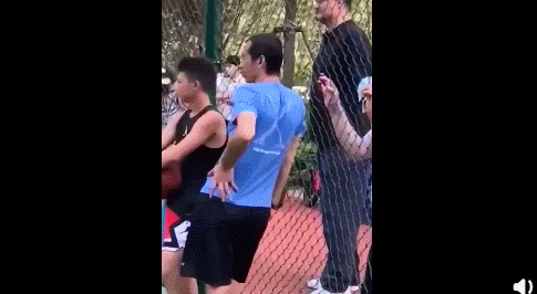 压力好大！姚明野球场秀单手投篮，网友： 满级号新手村秀技能？