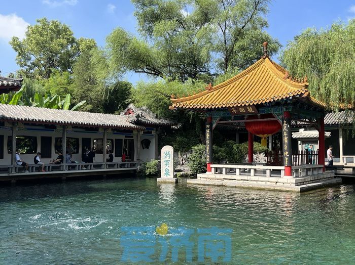 趵突泉地下水位突破29米大关！“月牙飞瀑”奇观重现！