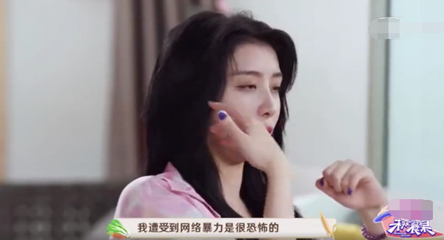 赵小棠节目期间遭网络暴力，妈妈太担忧瘦到脱相