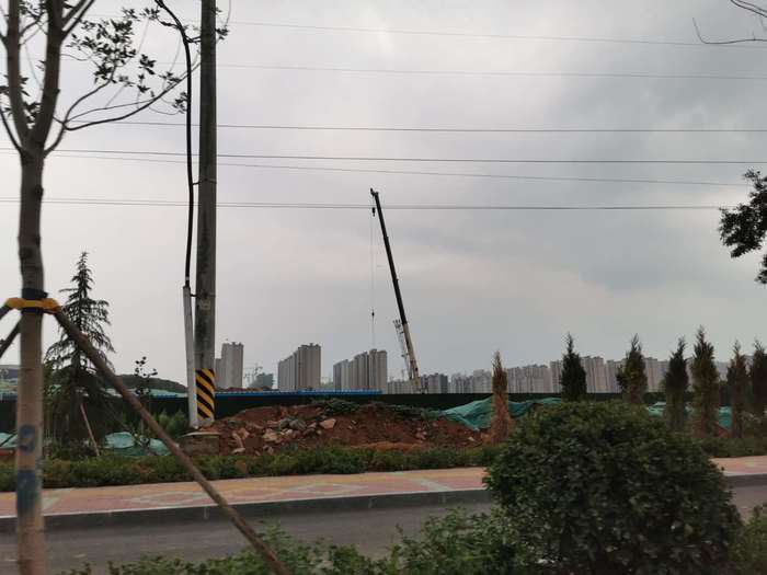 【啄木鸟在行动】将山公交站（凤鸣路东侧）渣土未完全覆盖