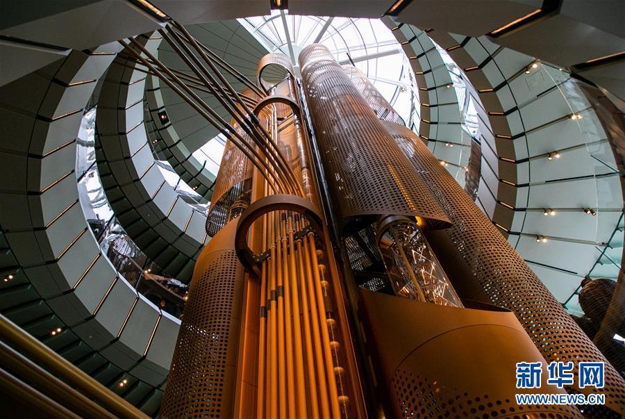 芝加哥：探访世界最大星巴克店