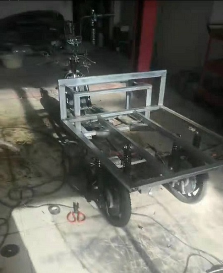 烟台一男子偷共享电动车，还改装成了三蹦子