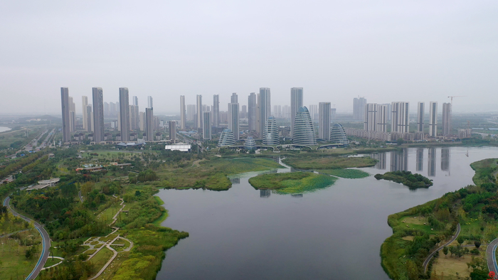 【飞阅武汉】鸟瞰武汉智慧生态城“春笋”科技与美感兼备
