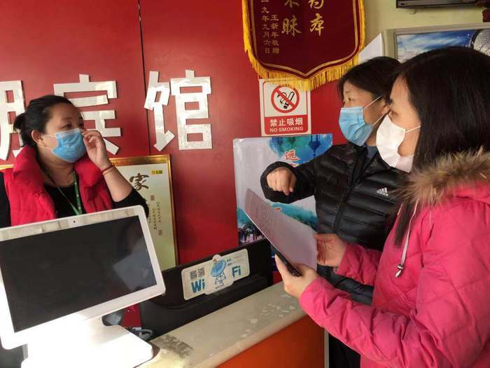 不见面审批、服务专班上门……堤口路街道“一揽子举措”推进企业有序复工