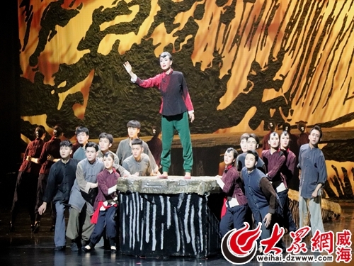 《乳娘》公演一周年，携“乳儿”回家了