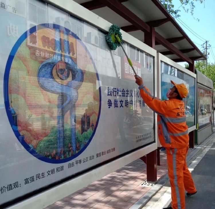 扮靓城市家具，提升城市品质，济南城管掀起爱国卫生运动热潮，干干净净喜迎五一