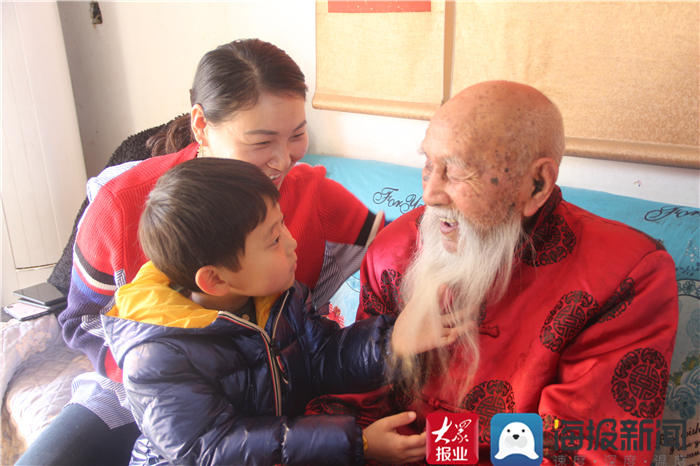 菏泽有个106岁的网红“神仙爷爷”：爱鸡蛋、红烧肉，每天喝点小酒…