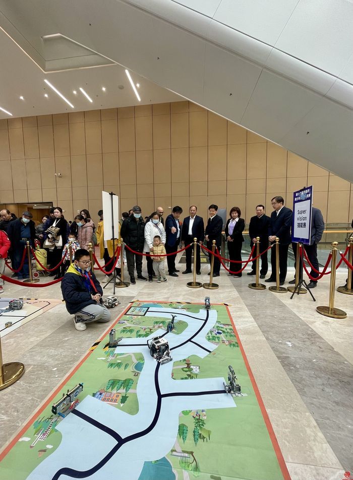 第十九届济南市青少年机器人竞赛成功举办