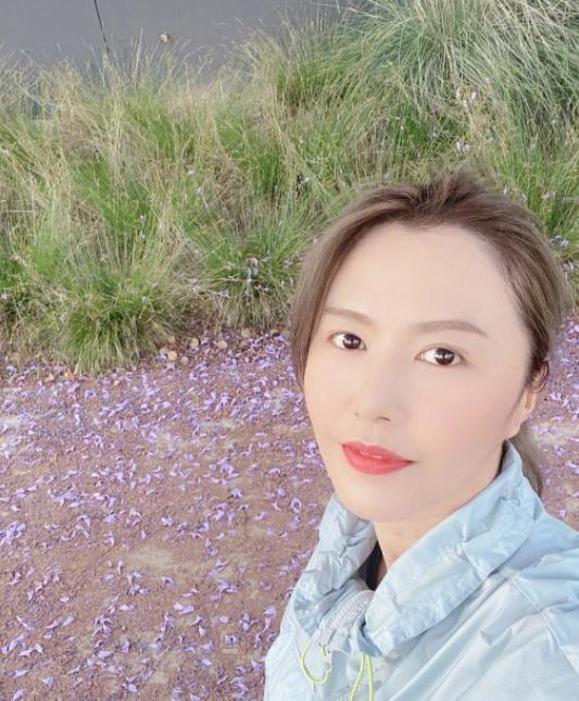 谭维维,我承认我羡慕流量歌手|【上热搜】谭维维:我承认我羡慕流量歌手 谭维维为什么要这样说?