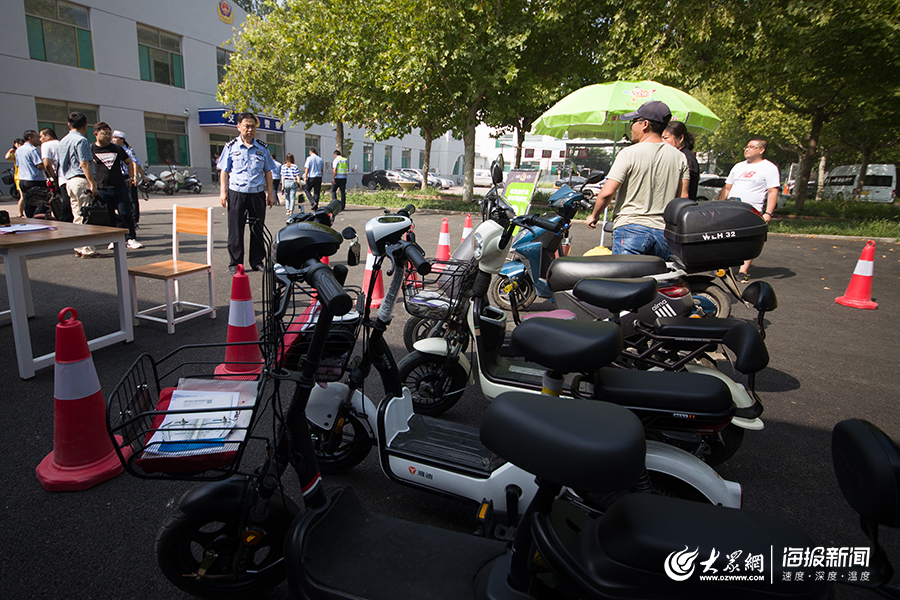 1000001！济南第一张电动车牌照今天上午挂出