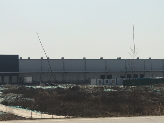 【啄木鸟在行动】历城区临港北路附近有渣土露天堆放未覆盖