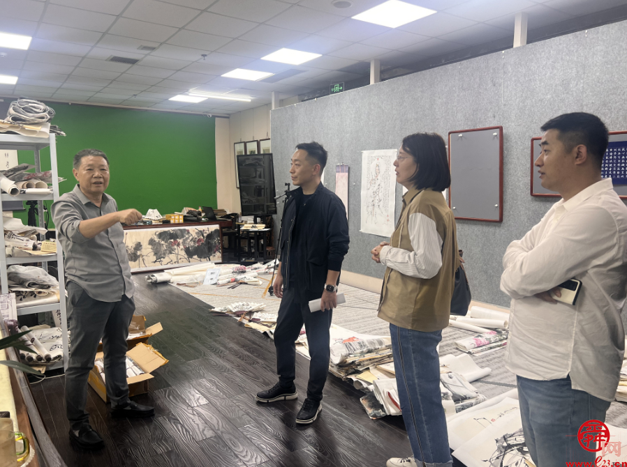 济南市商务局一行赴新世界商城调研