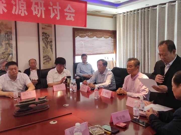 对刘氏家族收藏的几千块古钟表进行集中展示，探究钟表发展史，在大众中普及钟表知识，为保护这一人类文化遗产做贡献。