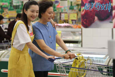 可怜天下父母心 《最美的安排》上演“女儿争夺记”