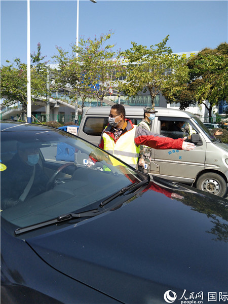 回报中国人情谊，外国志愿者助力疫情防控