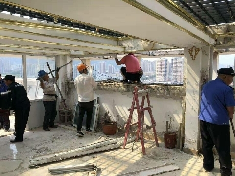 济南铁路南苑一处100余平违建被助拆  