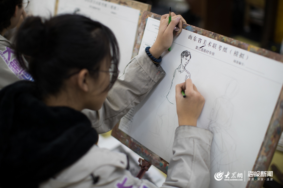 48小时倒计时！山东美术艺考生起早贪黑画画冲刺统考