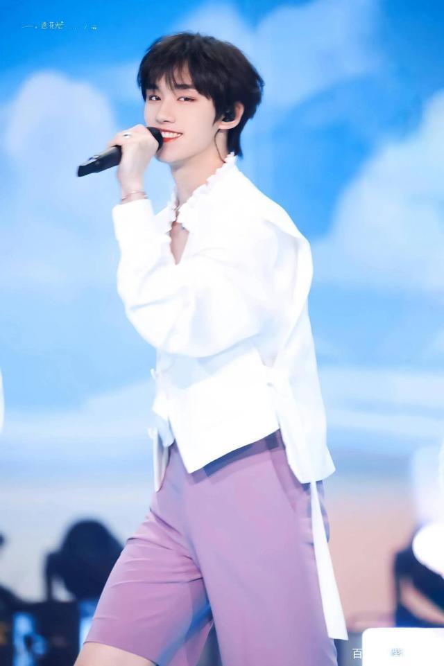 丁程鑫加入快乐家族 丁程鑫是谁？这事你怎么看？