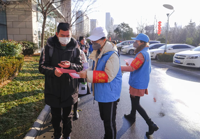 历下战‘疫’特写镜头④：守护楼宇战“疫”的“党员先锋”们
