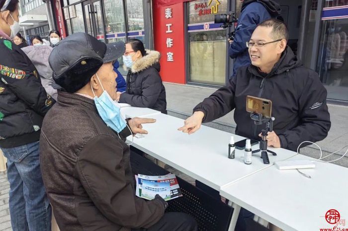 槐荫区冬季黄河大集｜济微路社区开展“黄河大集”惠民服务活动