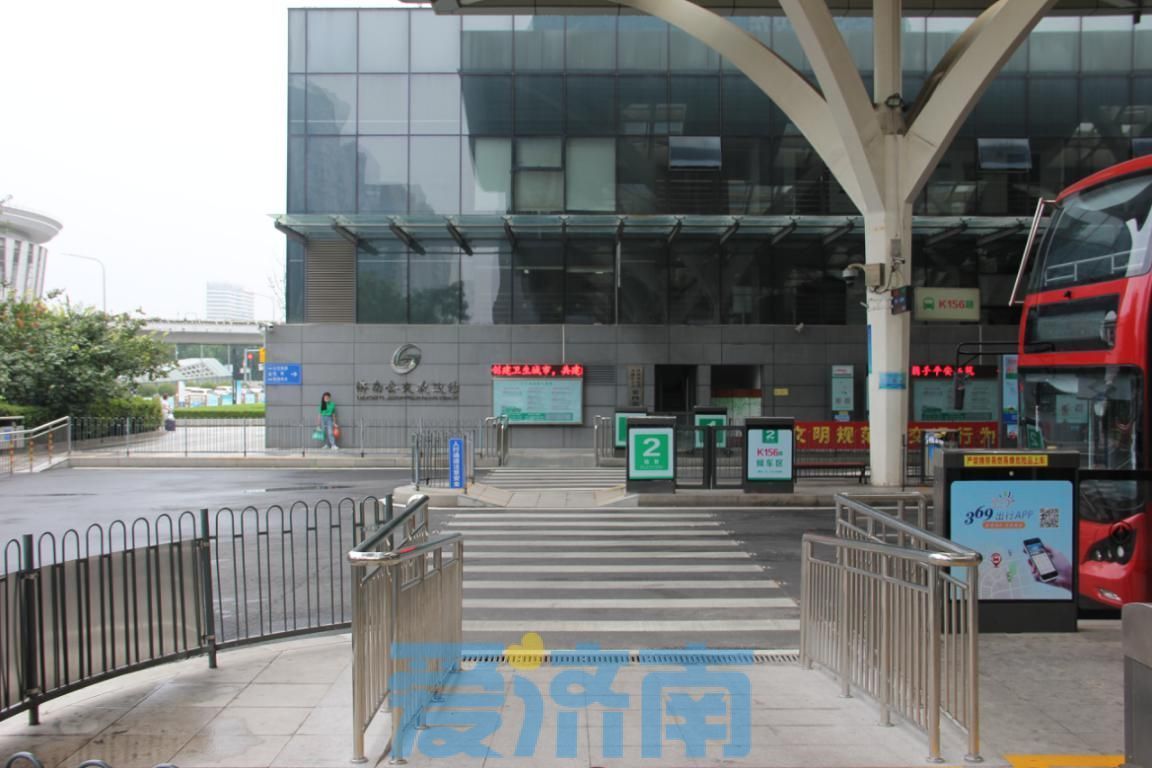 济南西站公交枢纽新增便民通道，市民可从南门直通公交站台
