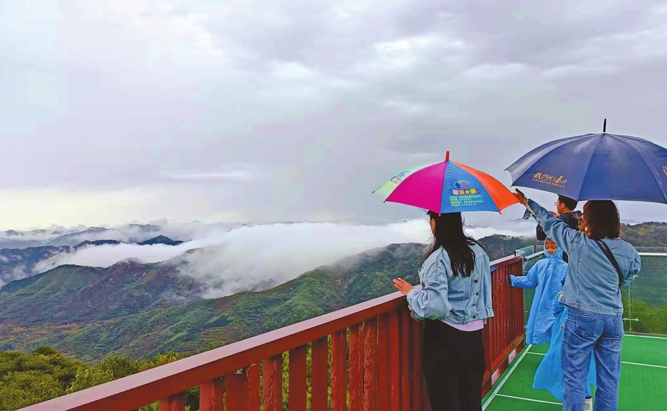 济南南部山区再现云海奇观