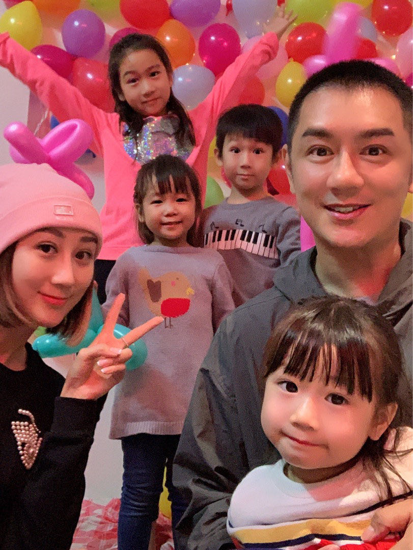 蒋丽莎|陈浩民一家祖孙八口同框，小16岁娇妻愿拼第5胎