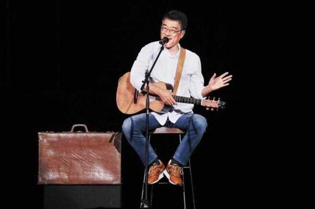 李宗盛与小27岁娇妻逛古董店|【三婚甜蜜蜜】李宗盛与小27岁娇妻逛古董店 这一互动太有爱了