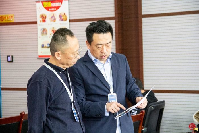 市城管局举办“门店(橱窗)优秀创意作品评选活动终评会” 获奖作品名单出炉